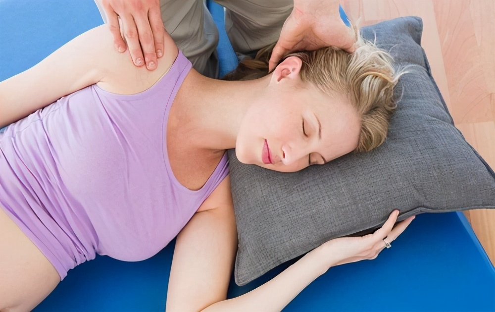 孕晚期老是睡不好怎么回事,孕晚期睡不着都是怎么解决的