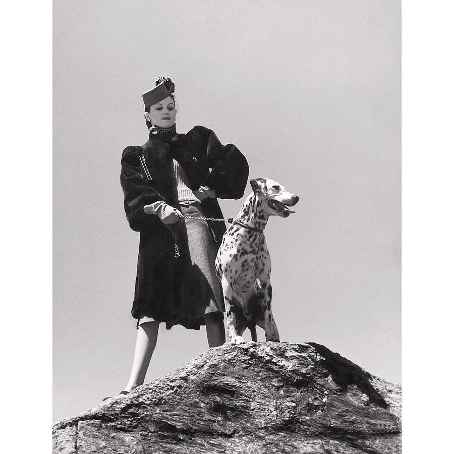 粉墨富婆再添一锤，Jennie穿的香奈儿全是有钱都买不到的绝版货？