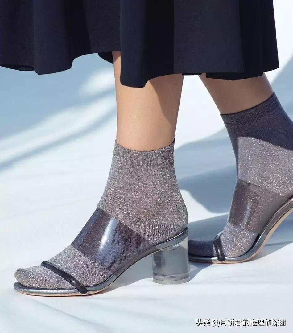夏天凉鞋配袜子才是最舒服的穿搭,日本小姐姐穿凉鞋