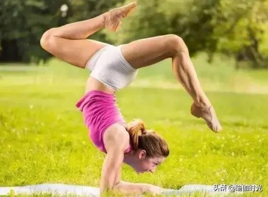 瑜伽倒立会抗衰老吗,瑜伽中的倒立体式能预防下垂吗