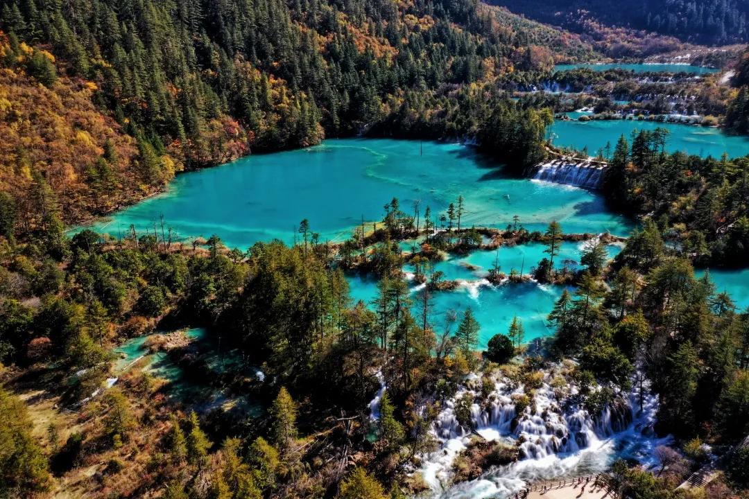 九寨更迷人,神奇的九寨景色迷人惹人醉