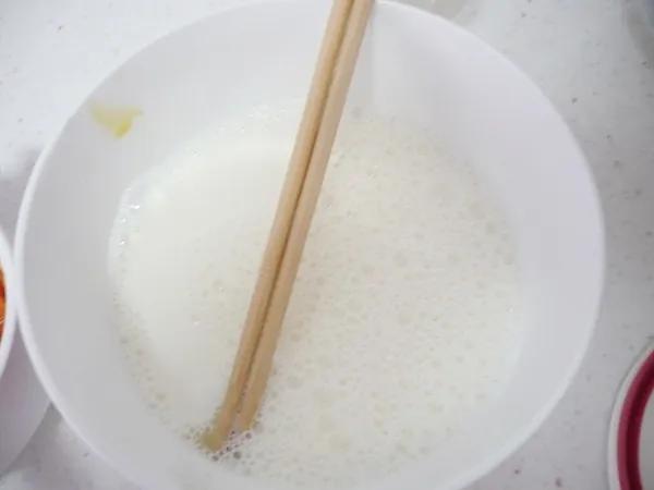 冲奶粉有什么方法可以不起泡,宝妈冲奶粉水温的烦恼