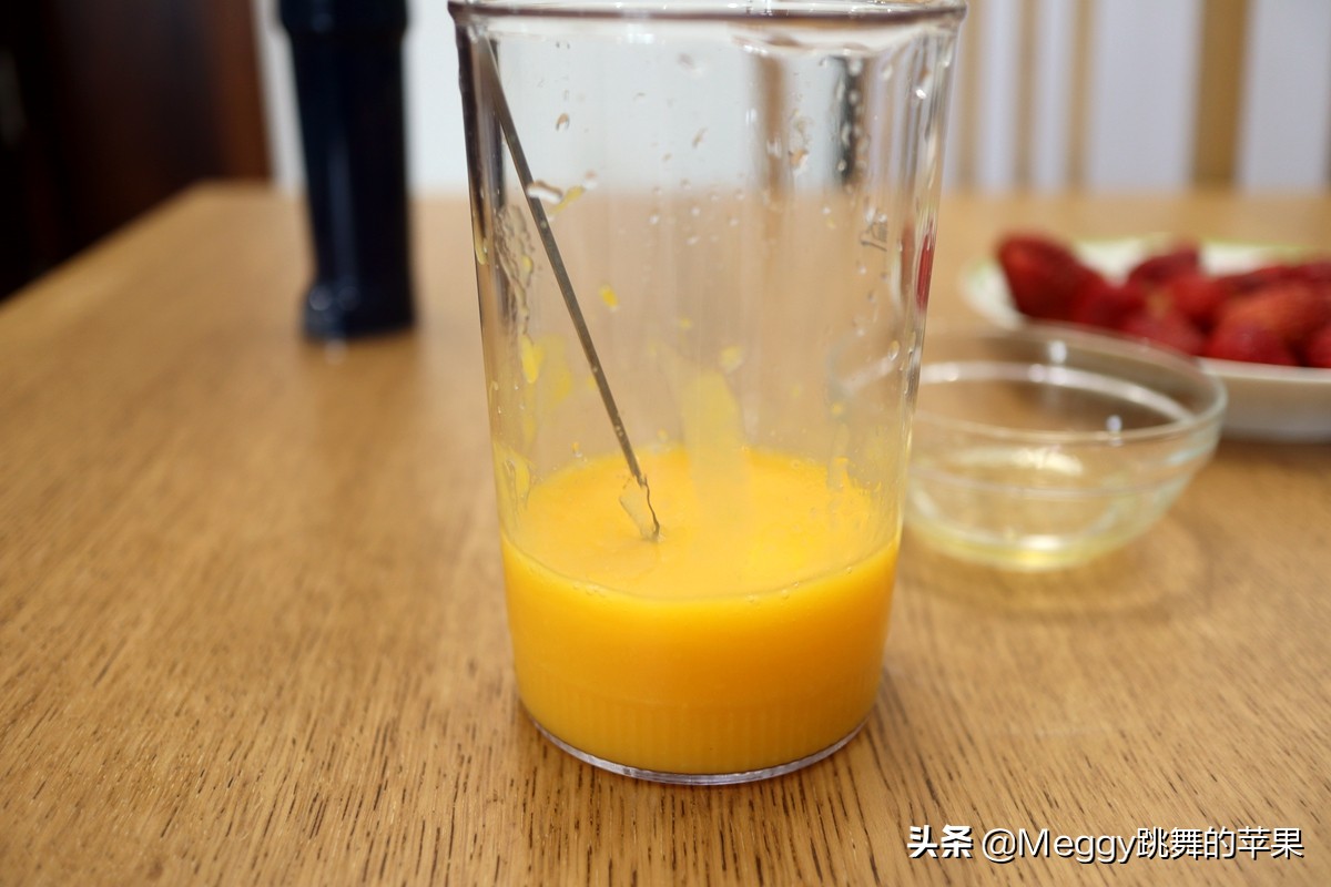 切开的草莓芒果放冰箱第二天能吃,草莓芒果晚上可不可以吃