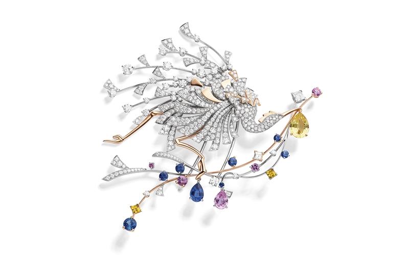 把天空穿在身上，以宝石打造天空画卷竟那么美