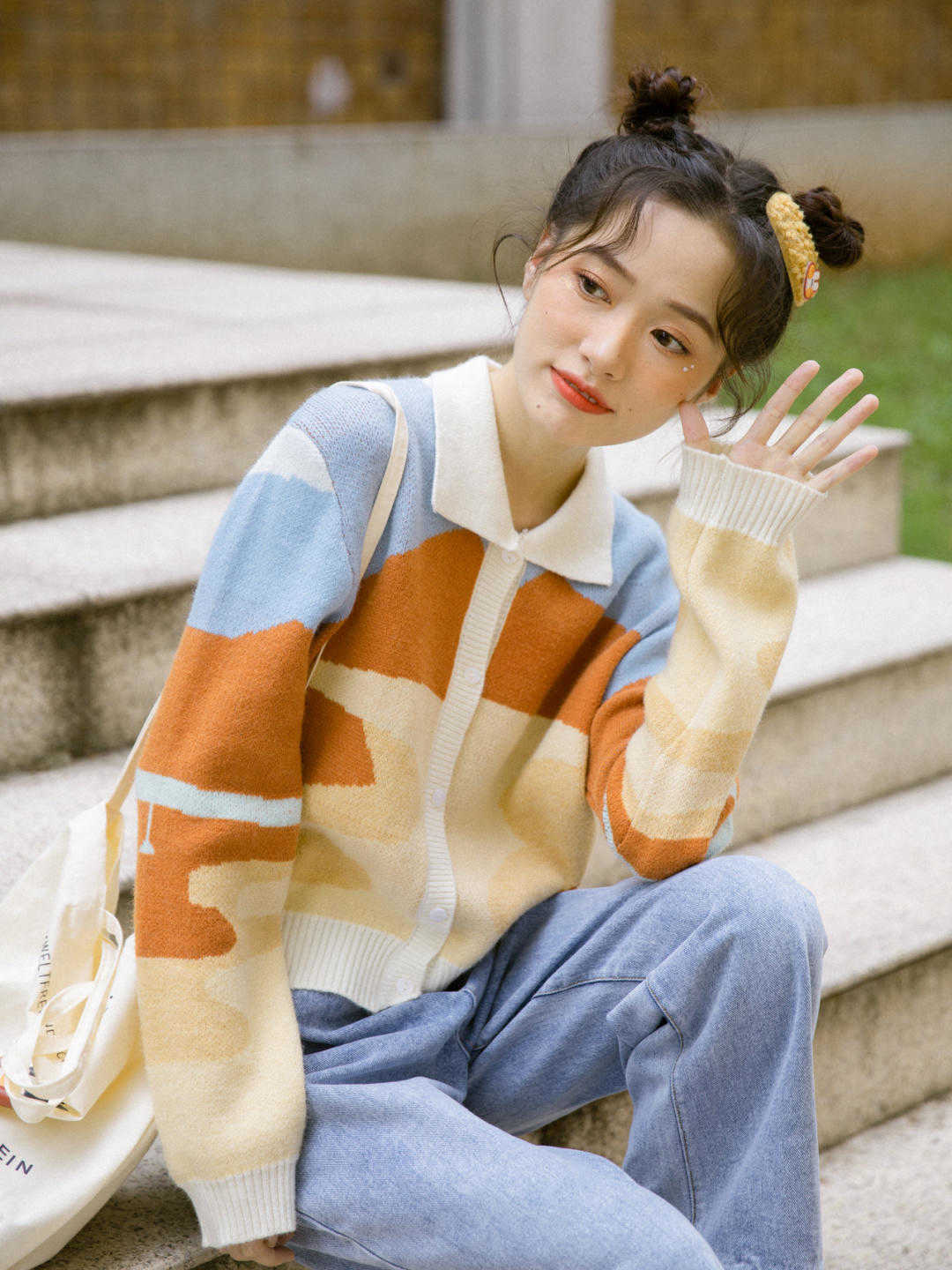 上宽下窄短外套搭配,今春正火的一种穿法叫短外套