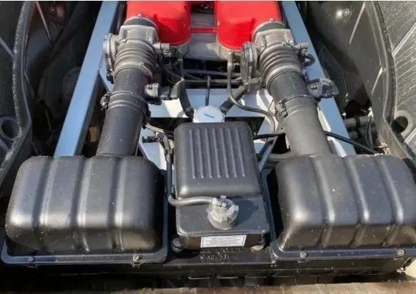 小伙50万买辆二手法拉利360,2005年上牌,3.6L引擎声浪依旧浑厚