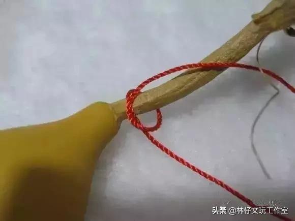 文玩葫芦龙头红线怎么缠,葫芦龙头红绳拴法教程
