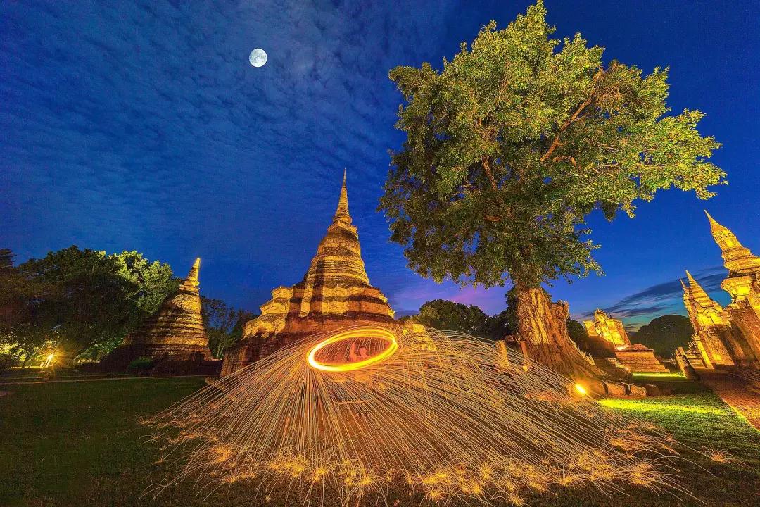 西双版纳历史！景洪清迈曾属一国，傣族老人以黑齿为美