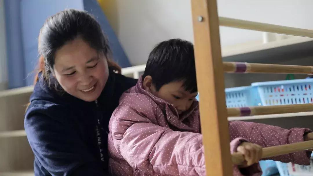 跨越2100多公里，我们为大山深处的孩子们上了一堂“云上美术课”