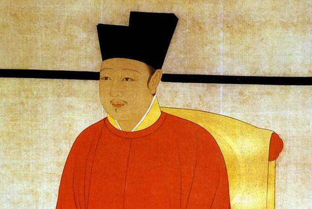 得知自己当皇帝那天，他正在自家的后院踢足球