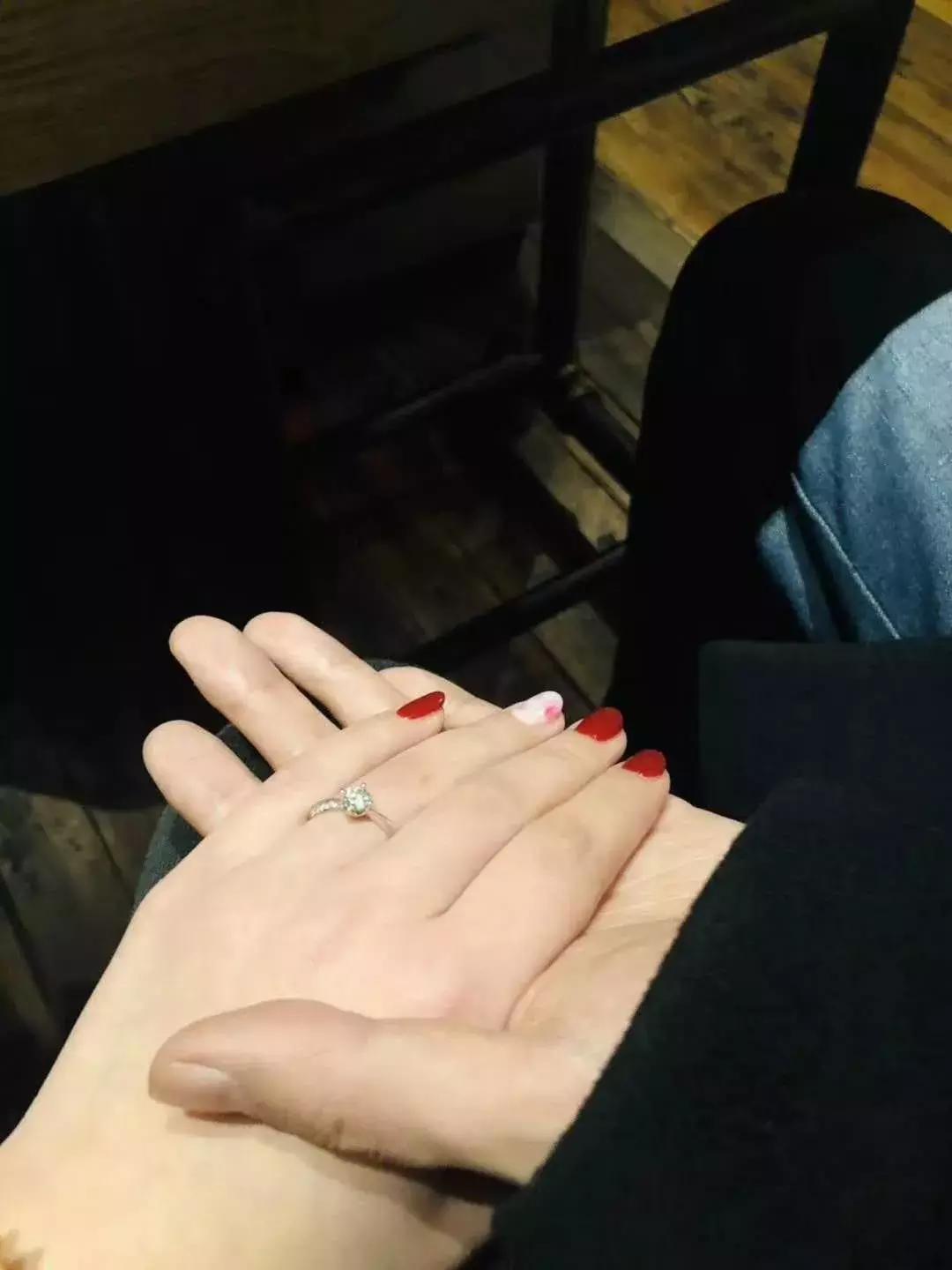 撒花小哥哥视频,撒花小哥哥