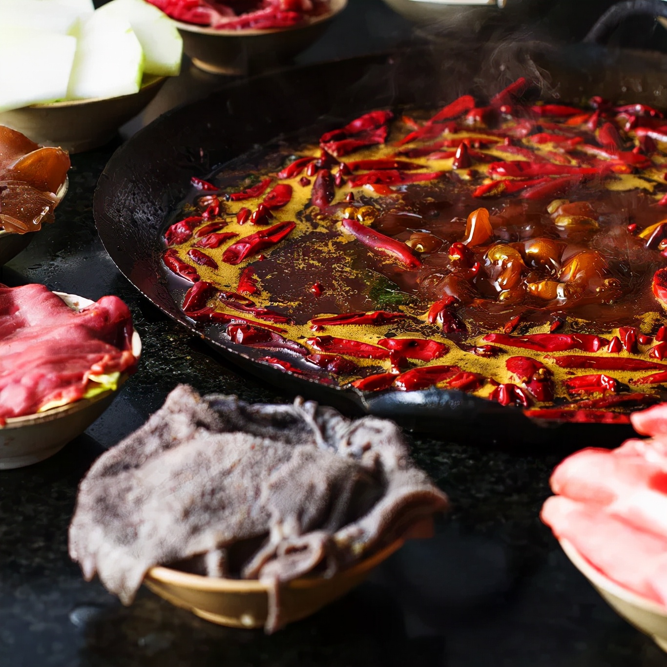 重庆以麻辣为主吗,重庆的麻辣相当于所有地方什么辣