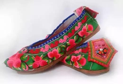 多年失传的绣花鞋,中国传统手工绣花鞋