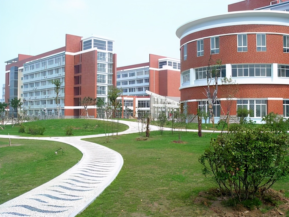 河南高铁乘务专业最好学院,在高铁上课