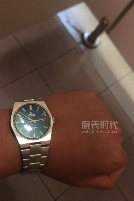 网友晒自己微信好友数量,网友晒1300手表