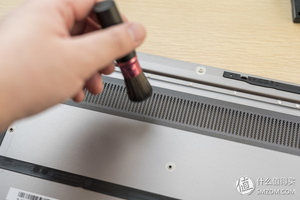 笔记本电脑风扇如何清理灰尘,笔记本电脑怎么清理灰尘
