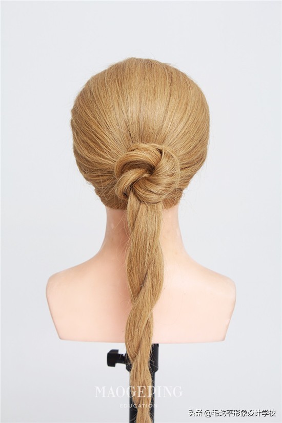 发量少也能顶部饱满的盘发,发量少怎样盘发好看
