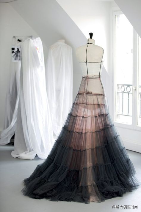 大牌面料使用聚酯纤维为何还很贵,为什么大牌都用聚酯纤维