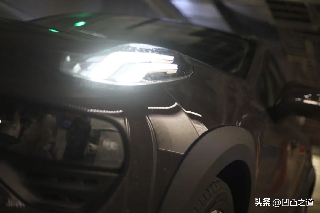 你去长沙文和友打卡，尼依格罗看云，我却在地库欣赏对立美学