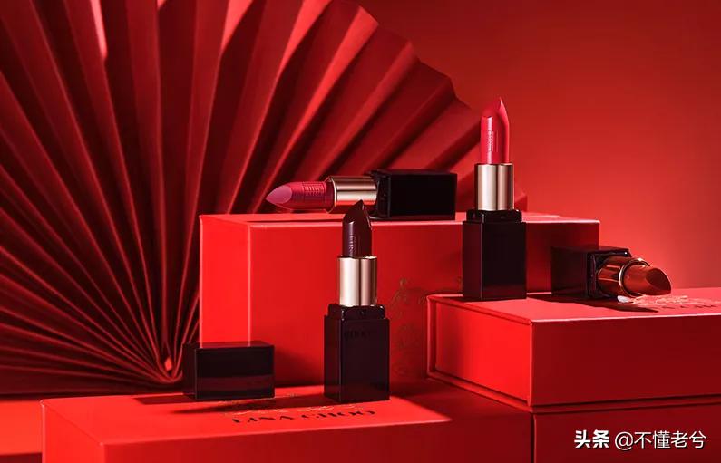 夏天用粉饼好还是散粉好,夏天出汗多不容易脱妆的粉饼