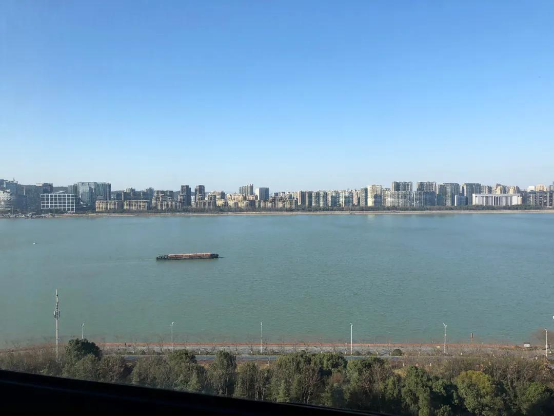 落寞！曾风靡杭州的“国际滨”一线江景房，如今许多只能卖4万+