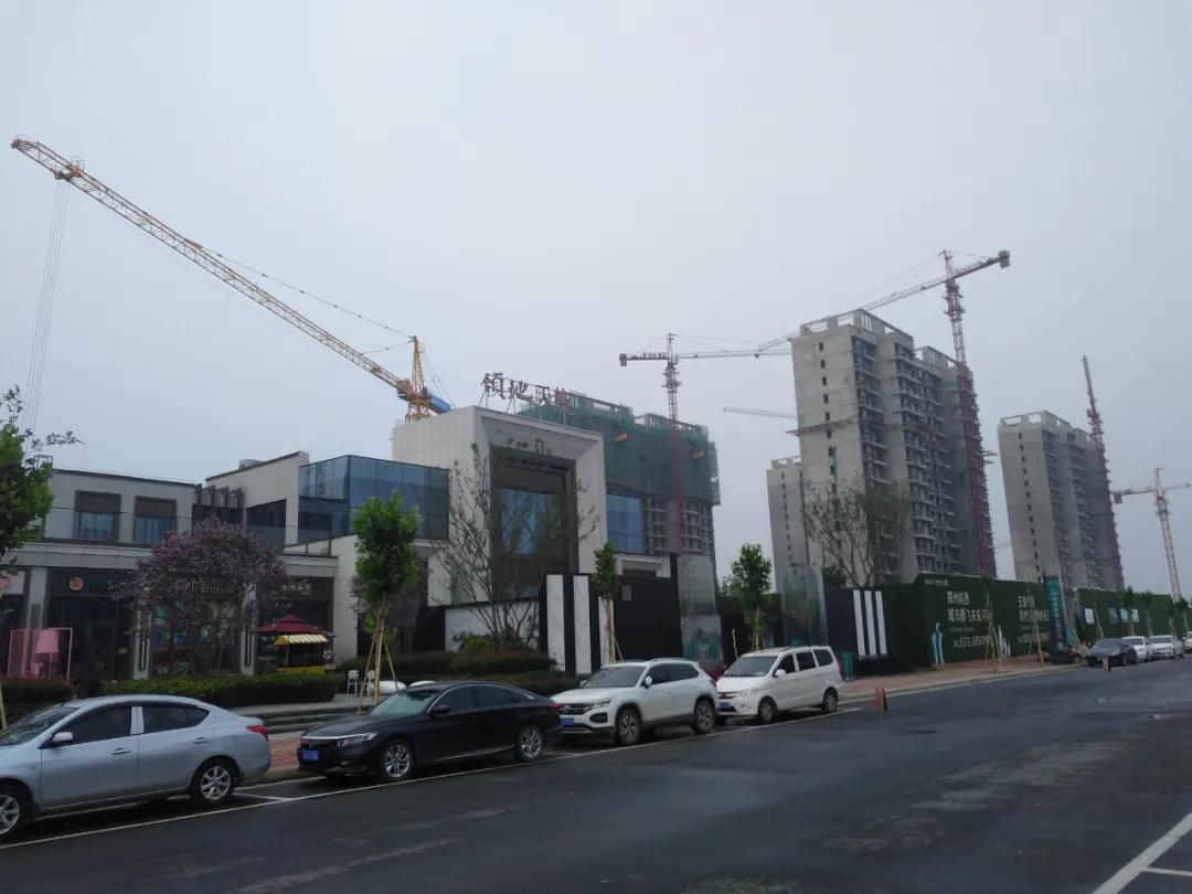 荥阳领地天屿旁边是什么样,荥阳领地天屿靠谱吗