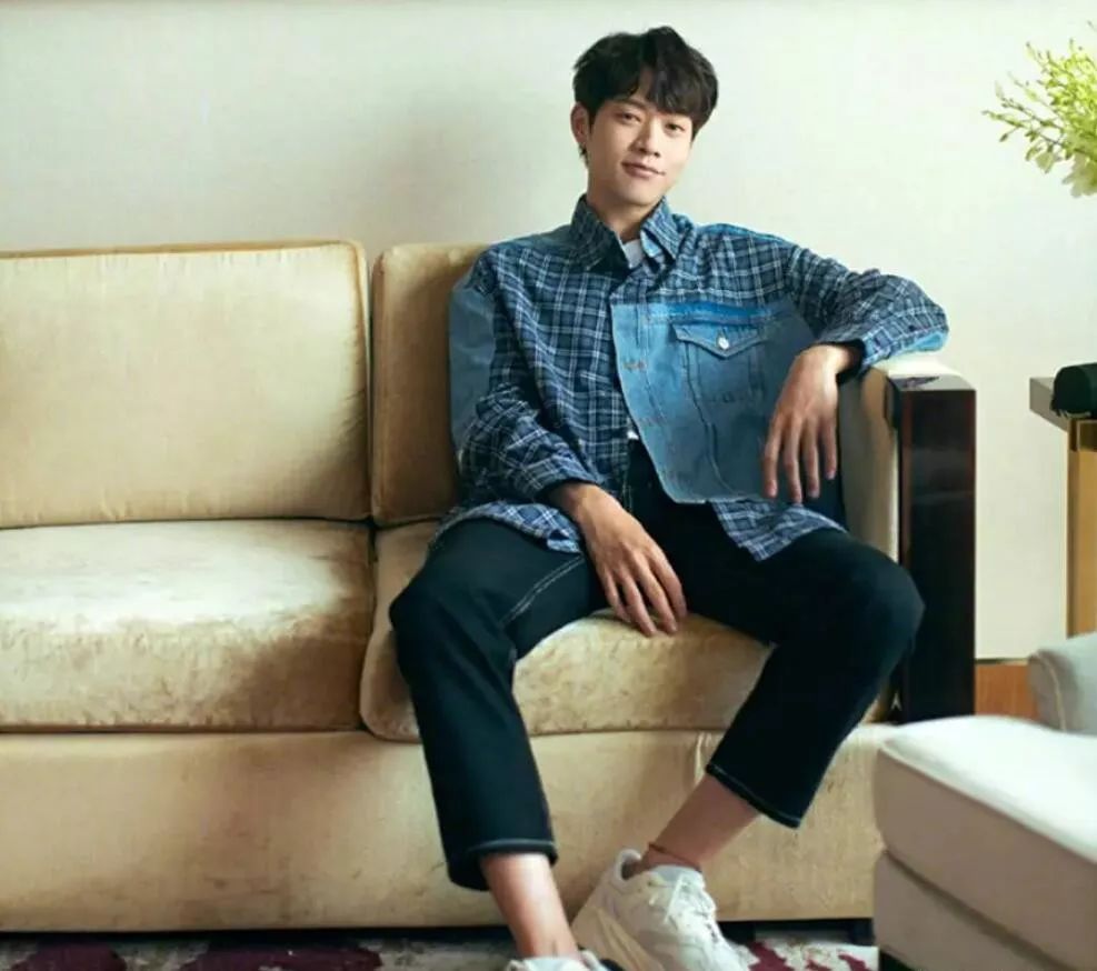 魏大勋杨幂亲密照,杨幂和魏大勋的高甜合集