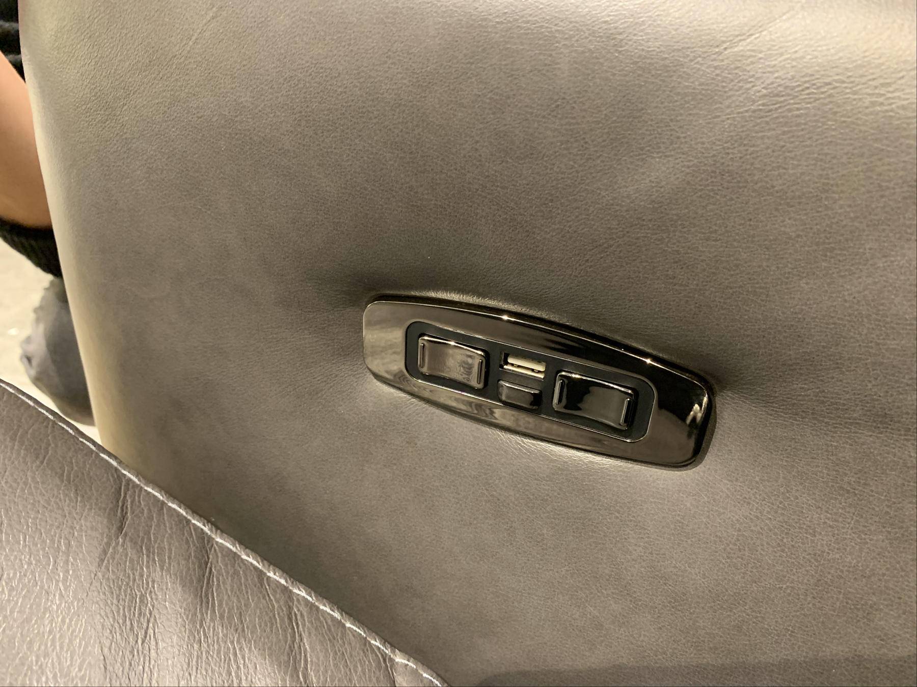 乐至宝沙发和芝华仕哪个档次高,乐至宝和芝华仕一万多沙发哪个好