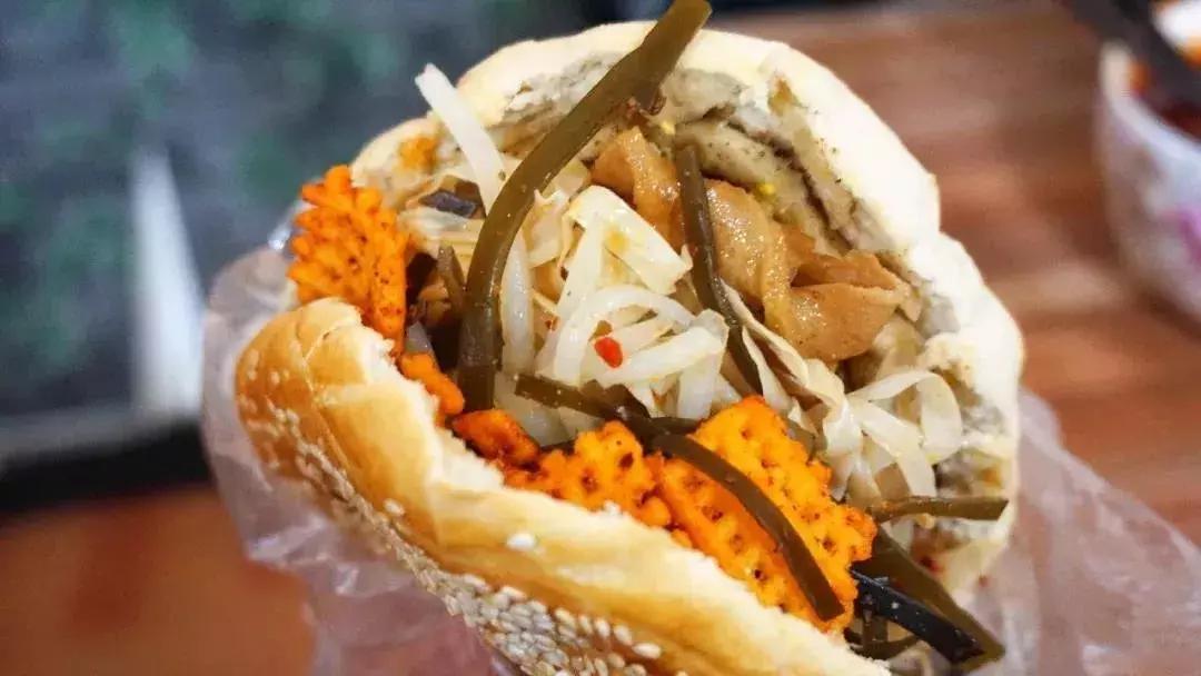 陕西夹馍指南：给我一个馍，我就能夹遍全世界