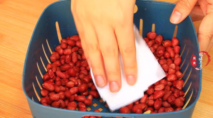 做花生米用白糖行吗,做花生米配料