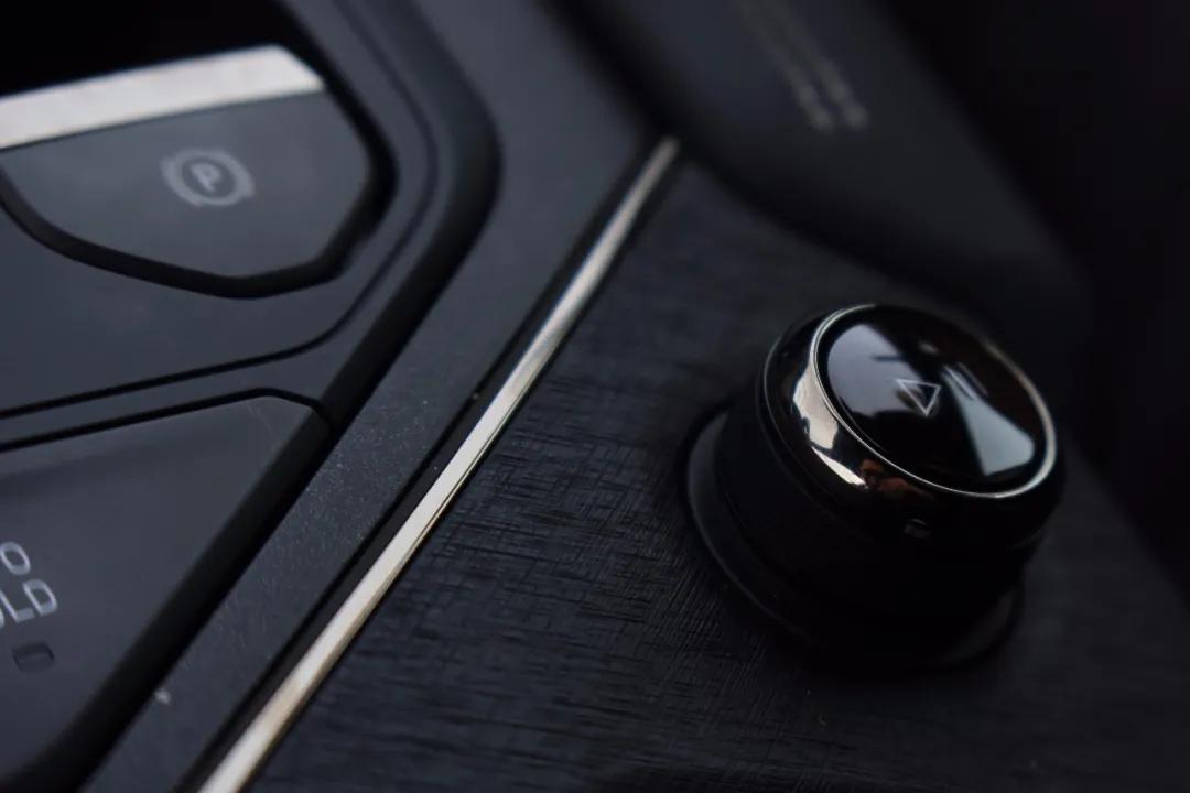 最新款领克01驾驶体验,领克01探界者怎么选