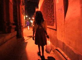 美国女记者卧底贫民窟,美国女记者去印度贫民窟