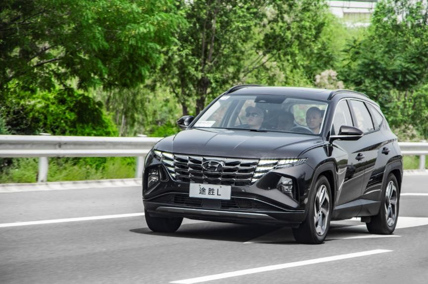 试驾第五代途胜l混动版,第五代途胜l的干式双离合怎么样