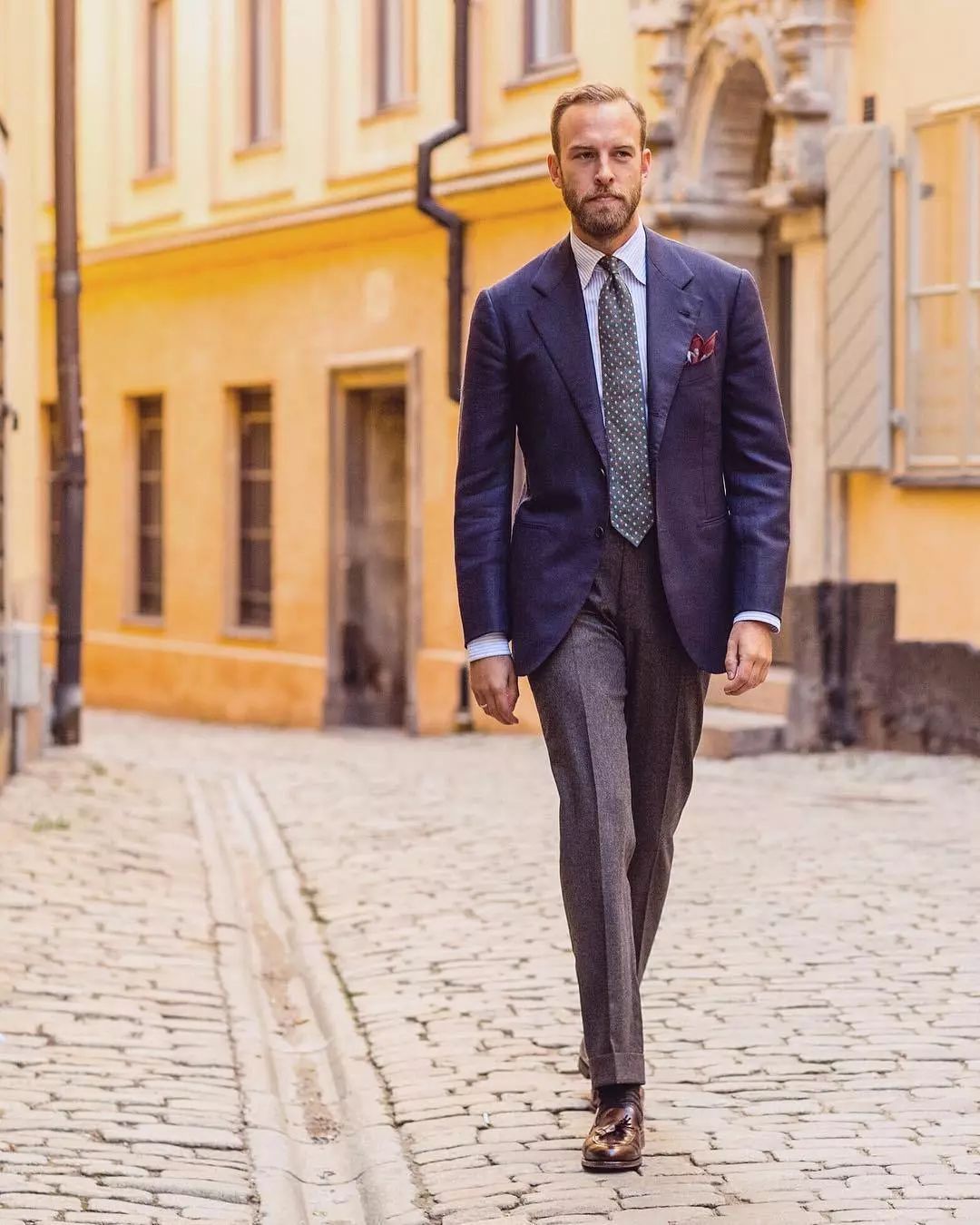 西服礼仪姿势,西服礼仪都有哪些