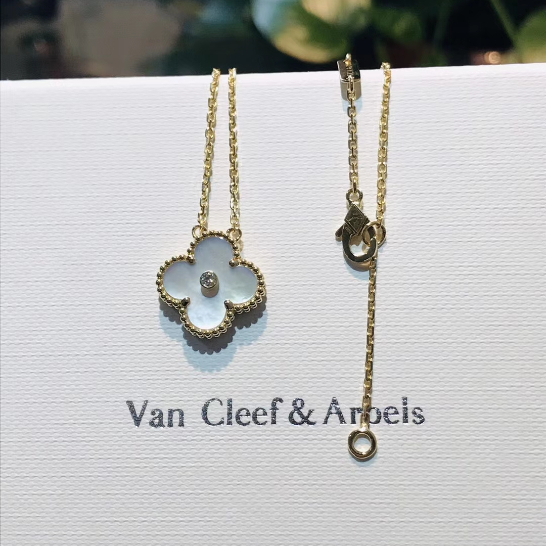 2000元左右的珠宝礼物,送情侣首饰品牌推荐