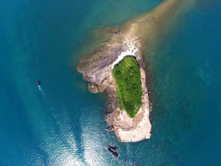 比鼓浪屿大12倍，比三亚安静10倍！这小岛最适合现在去，美轮美奂