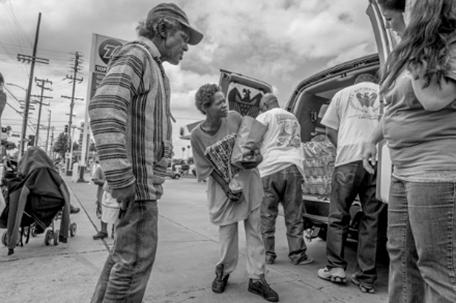 末路狂花:美国退伍女兵饱受*队军**性侵、自杀、*品毒**、抑郁、无家可归困扰