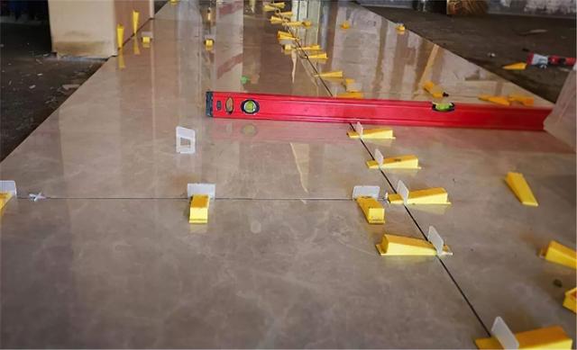 装修到底用不用熟人,装修找了熟人后悔了怎么办