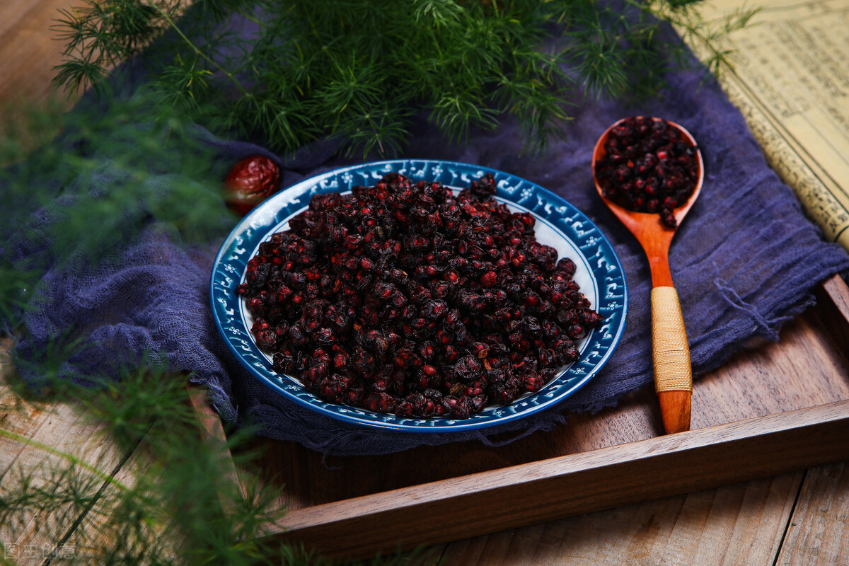 为什么农村要把公鸡阉了,在农村为啥很多公鸡会被阉