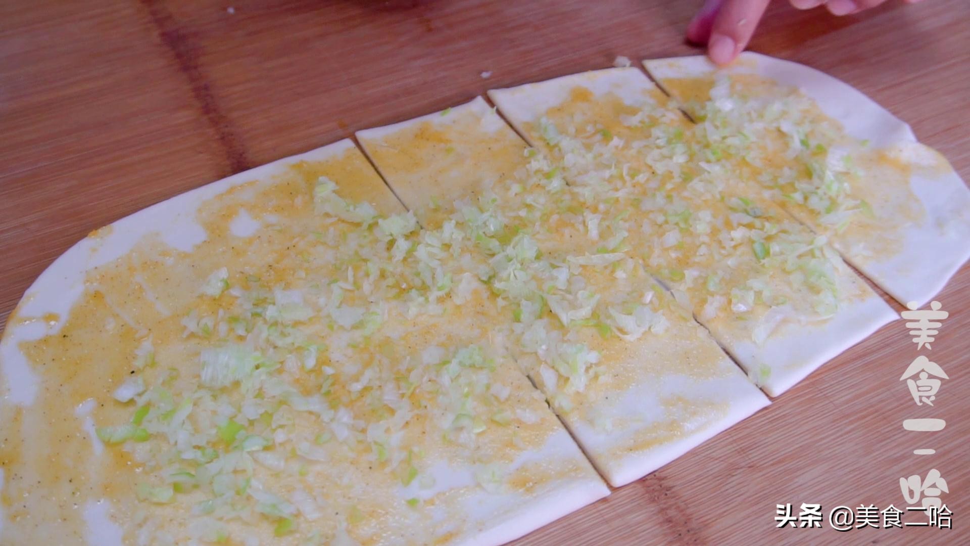 千层葱花饼怎么做酥脆松软有层次,千层葱花饼怎么做可以放冰箱保存