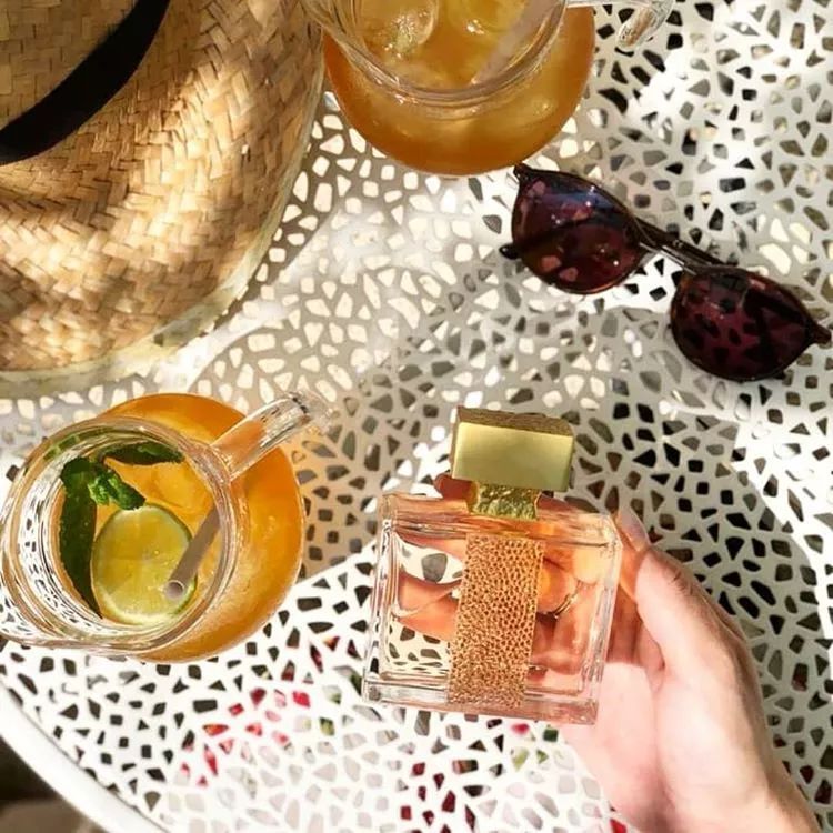 迪拜机场弥漫的香水叫什么名,迪拜香水哪里买最好