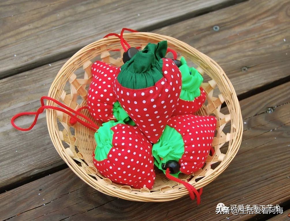 废旧衣服做的环保袋,废旧衣服做购物袋视频