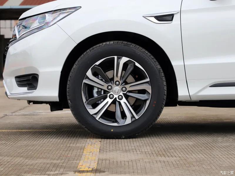 四年的本田urv还值得购买吗,本田ur-v后排头部空间实测