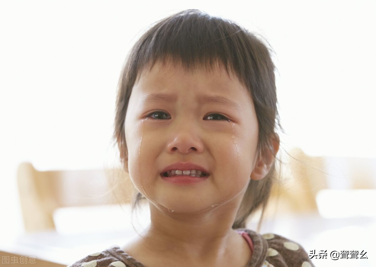 五岁女儿童言无忌，直言讨厌奶奶，扯下了家庭中的遮羞布