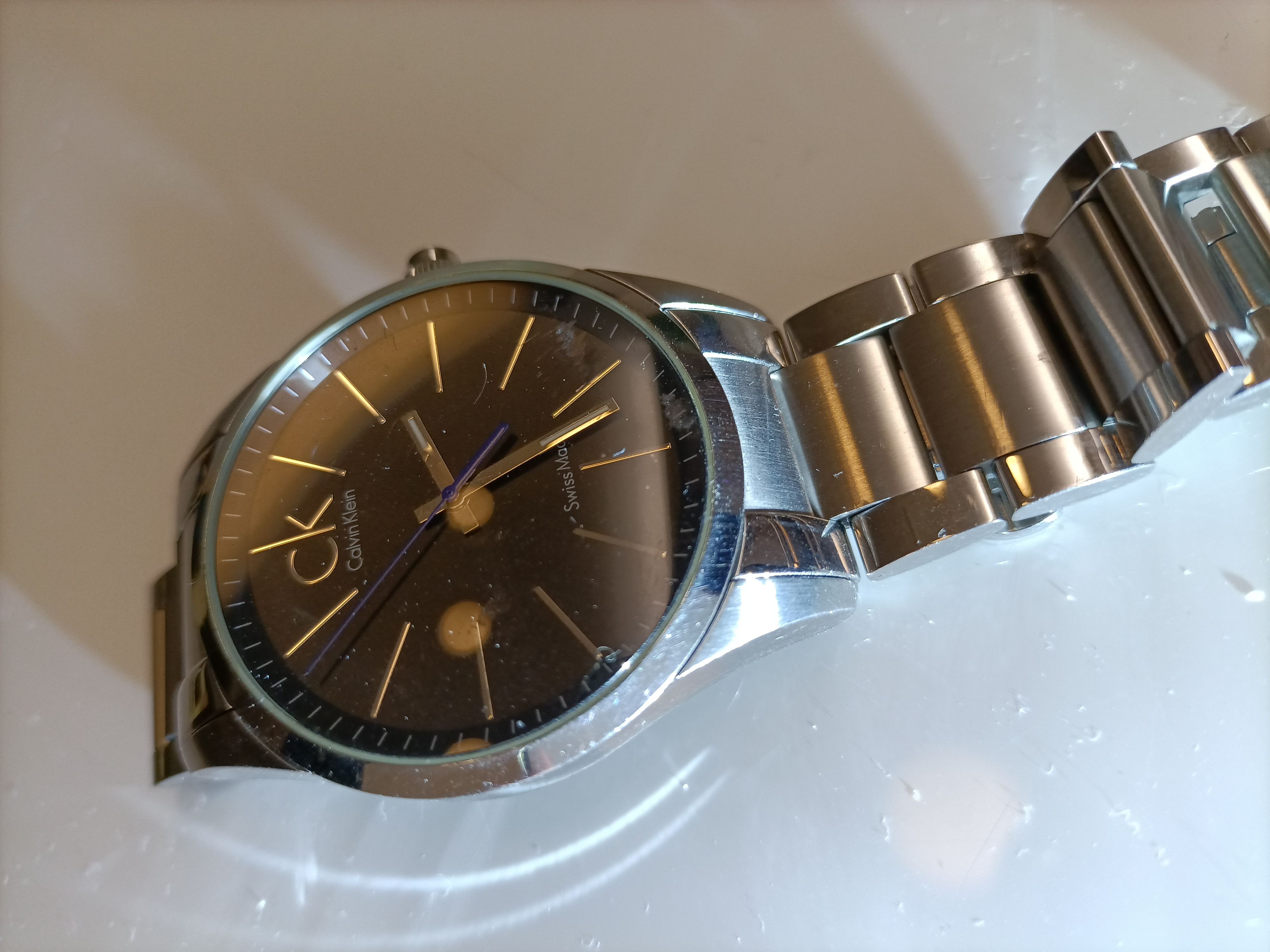 如果你认为「CK」只卖*裤内**，那就大错特错了