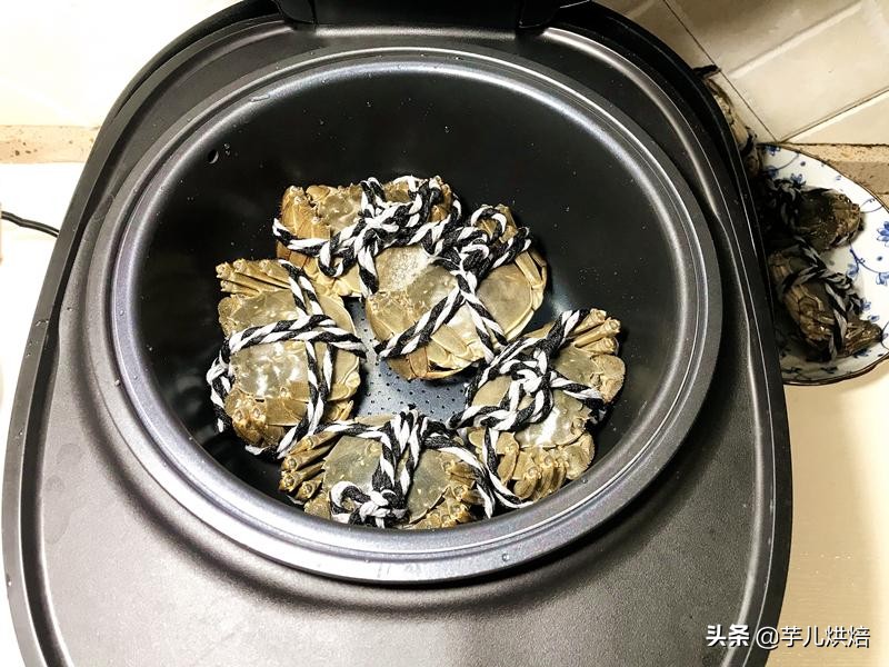 清蒸大闸蟹的正确做法详细教程,鲜活的清蒸大闸蟹的正确做法