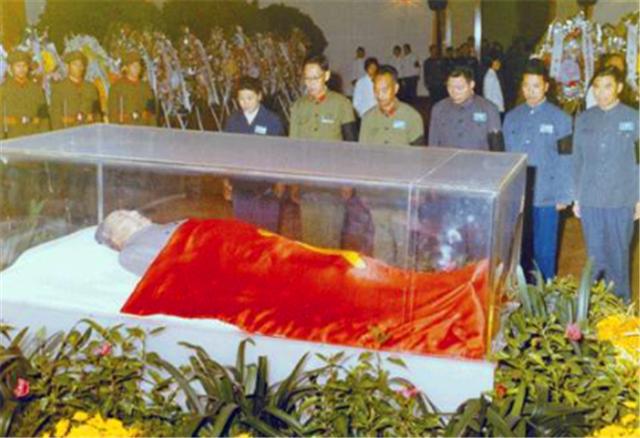 解密：毛主席的水晶棺是如何研制的？可抗8级地震