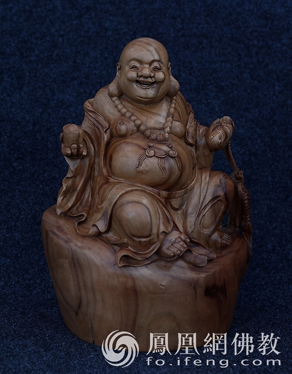 桐柏山木雕博物馆弥勒佛雕像,桐柏木雕博物馆龙的雕像