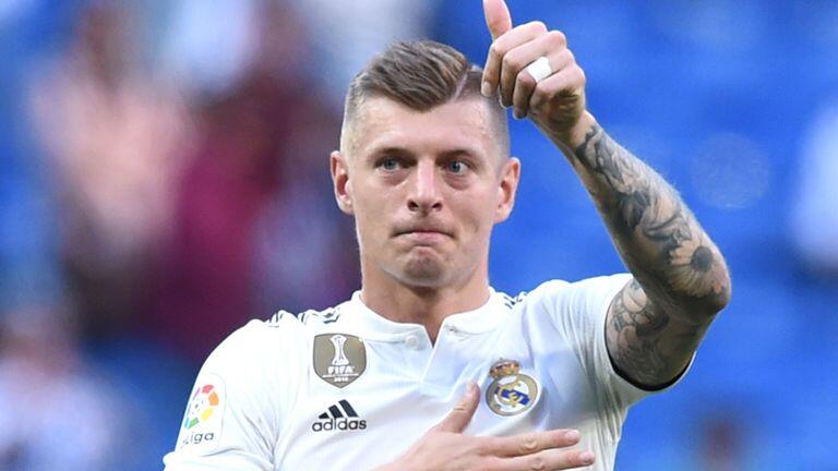 克罗斯职业生涯身价,140年度最佳球员克罗斯