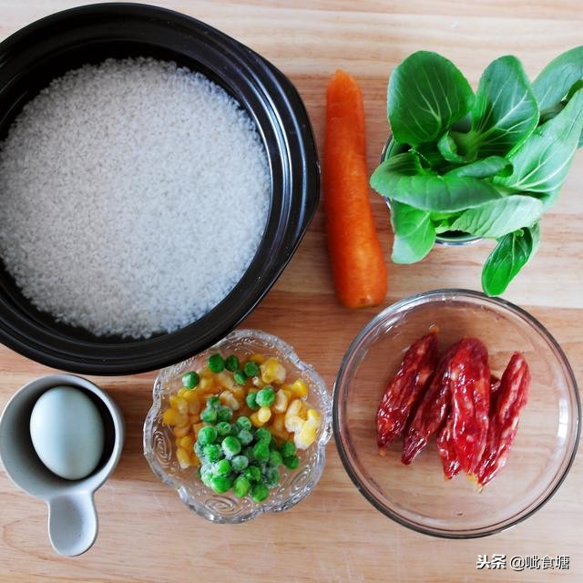 让人吃了还想吃的腊味煲仔饭,咸鲜味美又下饭